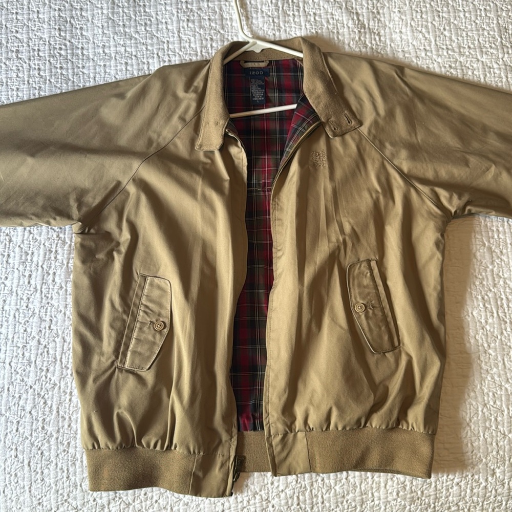 IZOD lightweight wind breaker